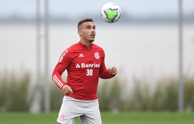 Pottker em treino no Inter (Foto: Ricardo Duarte/SCI)