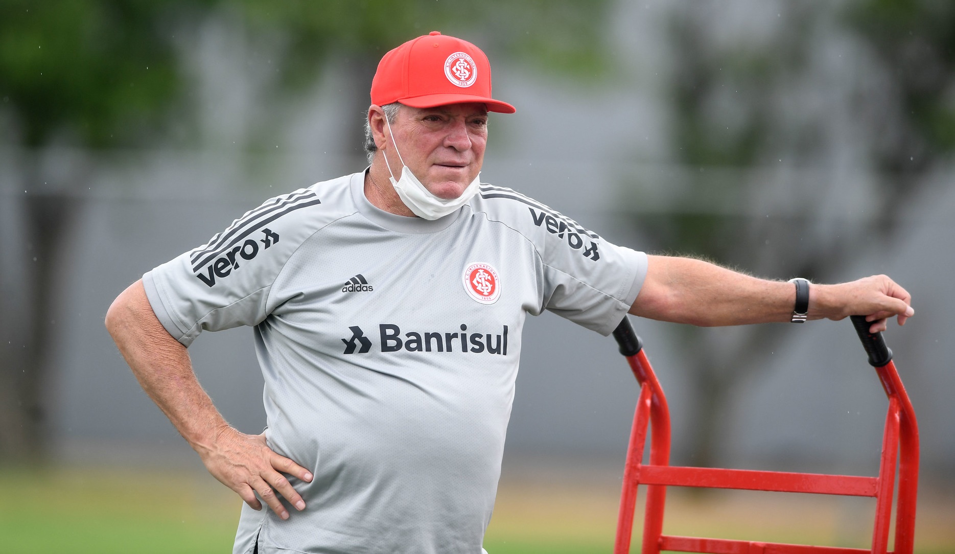 Abel Braga em treino no Inter (Foto: Ricardo Duarte/SCI)