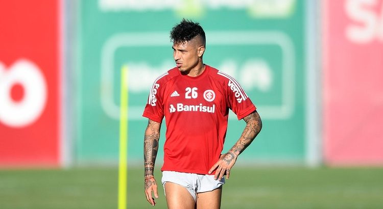 Guerrero em treino no Inter (Foto: Ricardo Duarte/SCI)