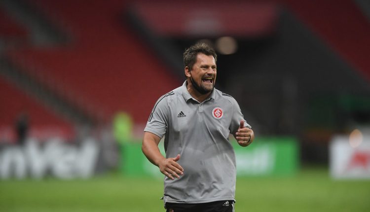 Fábio Matías comandou o Inter no início do Gauchão (Foto: Ricardo Duarte/SCI)