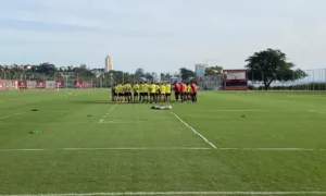 Grupo do Inter no CT Parque Gigante (Foto: Ricardo Duarte/SCI)