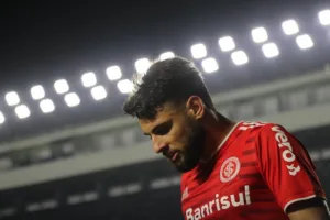 Yuri foi às redes contra o Peixe (Foto: Ricardo Duarte/SCI)