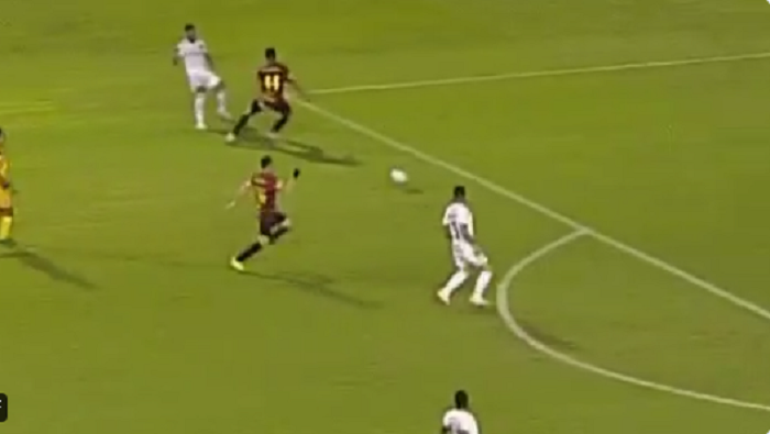 Centroavante perdeu a chance de gol (Reprodução)
