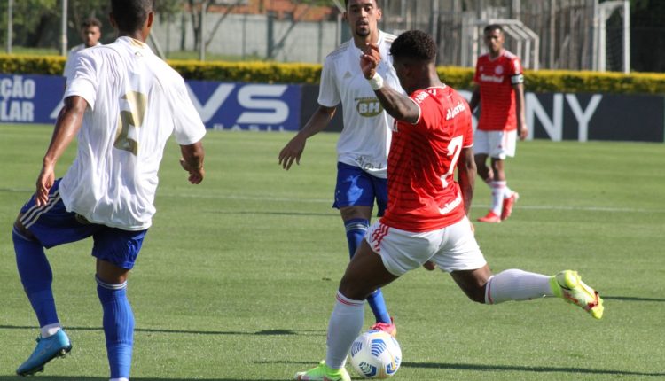 Inter venceu o Cruzeiro na última partida da fase classificatória (Foto: Jota Finkler/SCI)