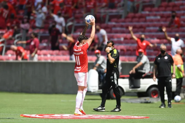 Yuri Alberto comemora gol pelo Inter (Foto: Ricardo Duarte/SCI)