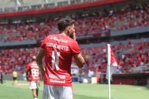 Yuri Alberto comemora gol no Inter (Foto: Ricardo Duarte/SCI)