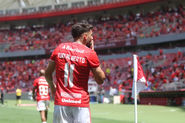 Yuri Alberto comemora gol no Inter (Foto: Ricardo Duarte/SCI)