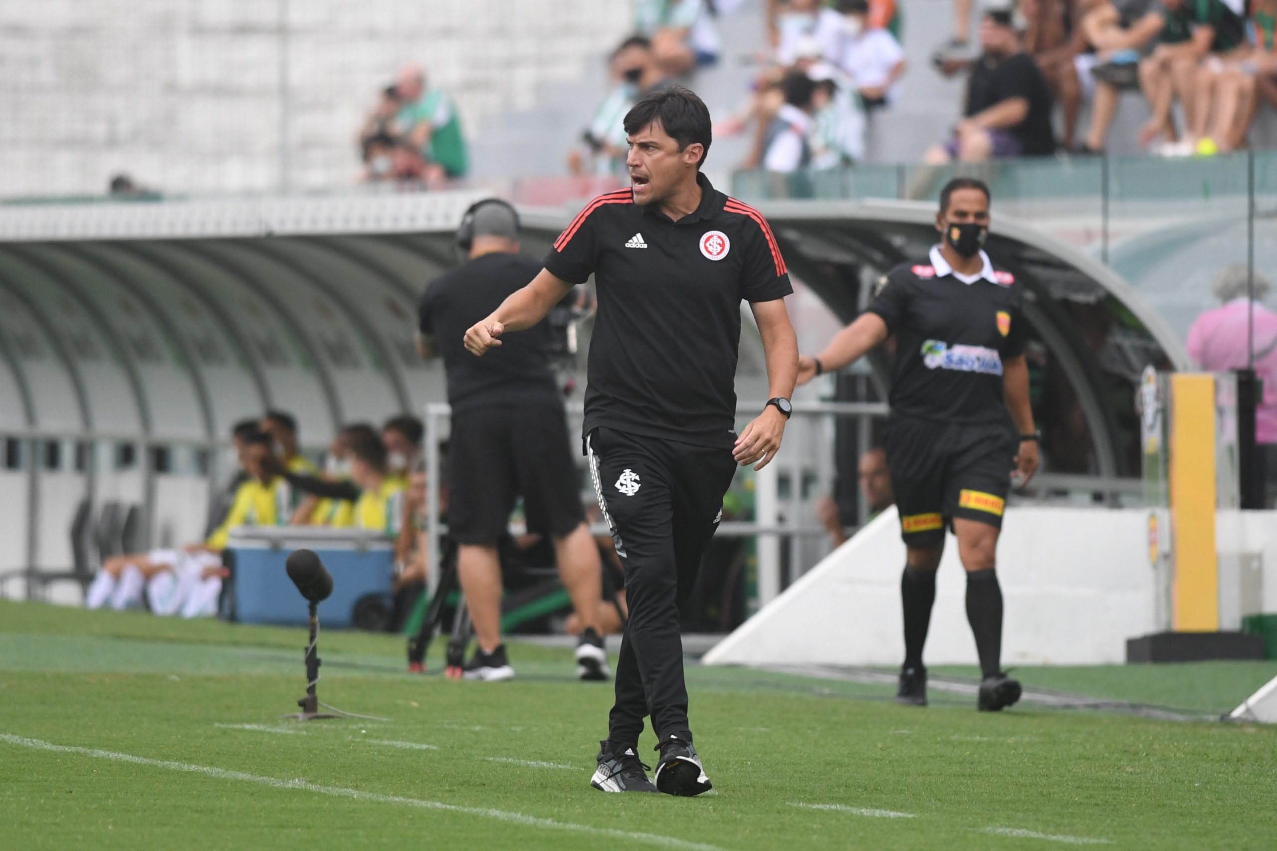 Cacique Medina no Inter (Foto: Ricardo Duarte/SCI)