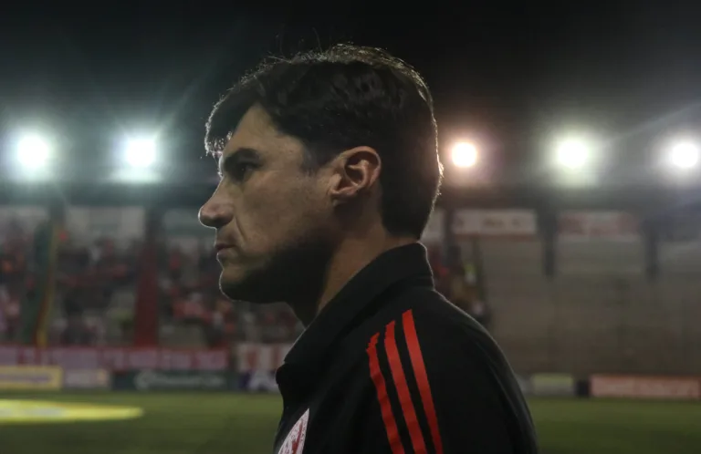 Uruguaio Cacique Medina no Inter (Foto: Ricardo Duarte/SCI)