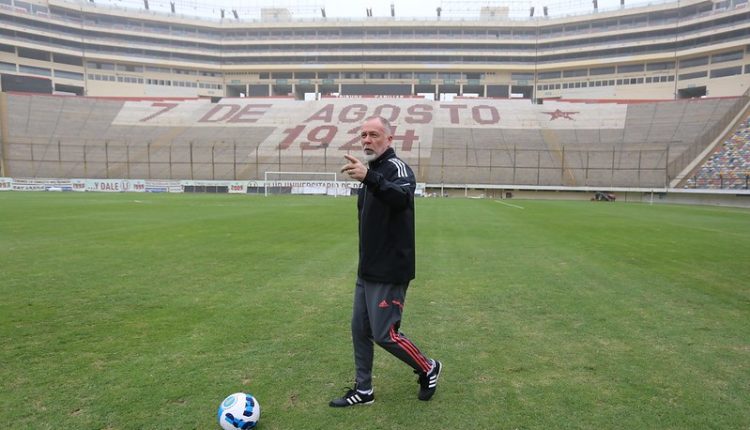 Mano Menezes no Inter (Foto: Ricardo Duarte/SCI)