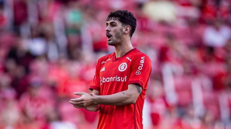Johnny em ação pelo Inter (Foto: Ricardo Duarte/SCI)