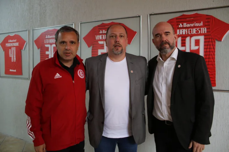 Gustavo Grossi (Esq) pode sair do Inter (Divulgação/SCI)