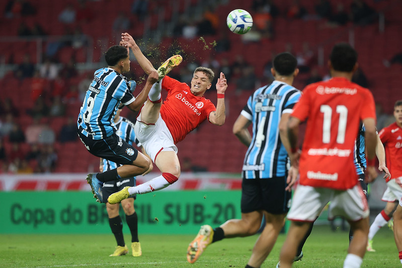Lucca em ação pelo Inter (Foto Ricardo Duarte/Internacional)