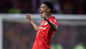 Matheus Dias em ação pelo Inter (Foto: Victor Lannes)