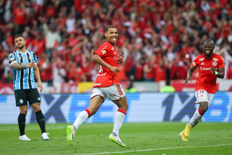 Alan Patrick comemora gol pelo Inter (Foto: Ricardo Duarte/SCI)