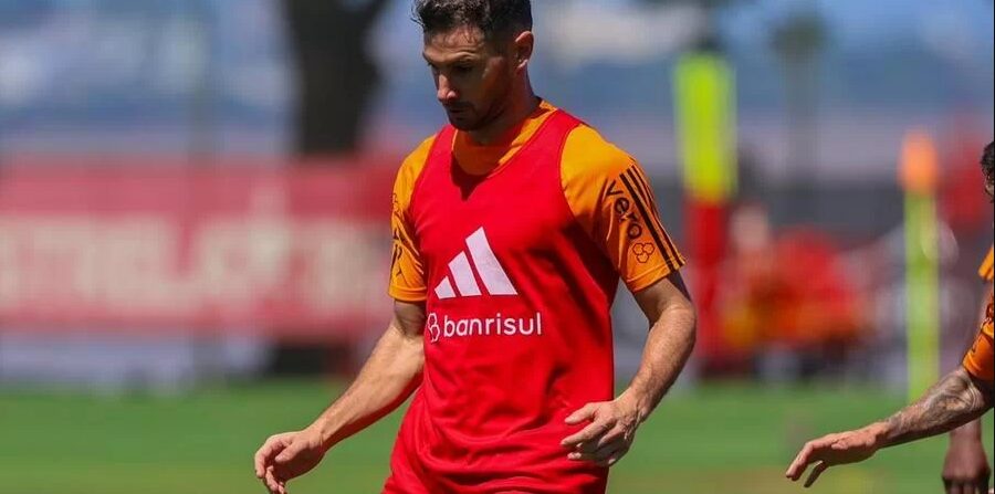 Lucas Alario em treino no Inter (Foto: Ricardo Duarte/SCI)