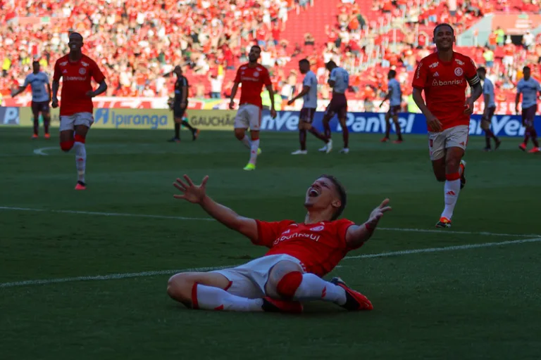 Lucca comemora gol pelo Inter (Foto: Ricardo Duarte/SCI)