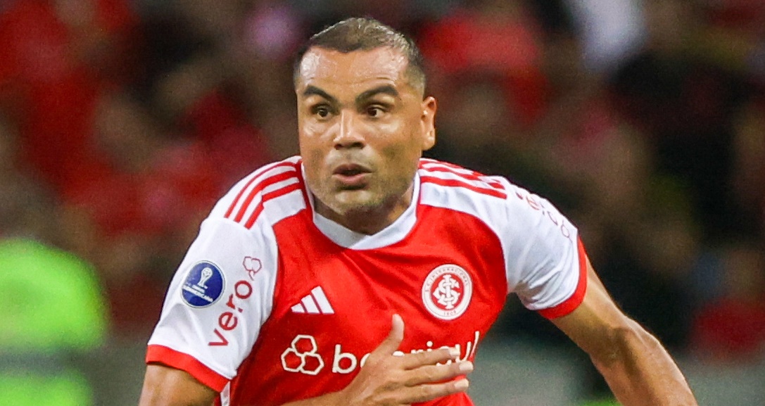 Gabriel Mercado em ação pelo Inter (Foto: Ricardo Duarte/SCI)