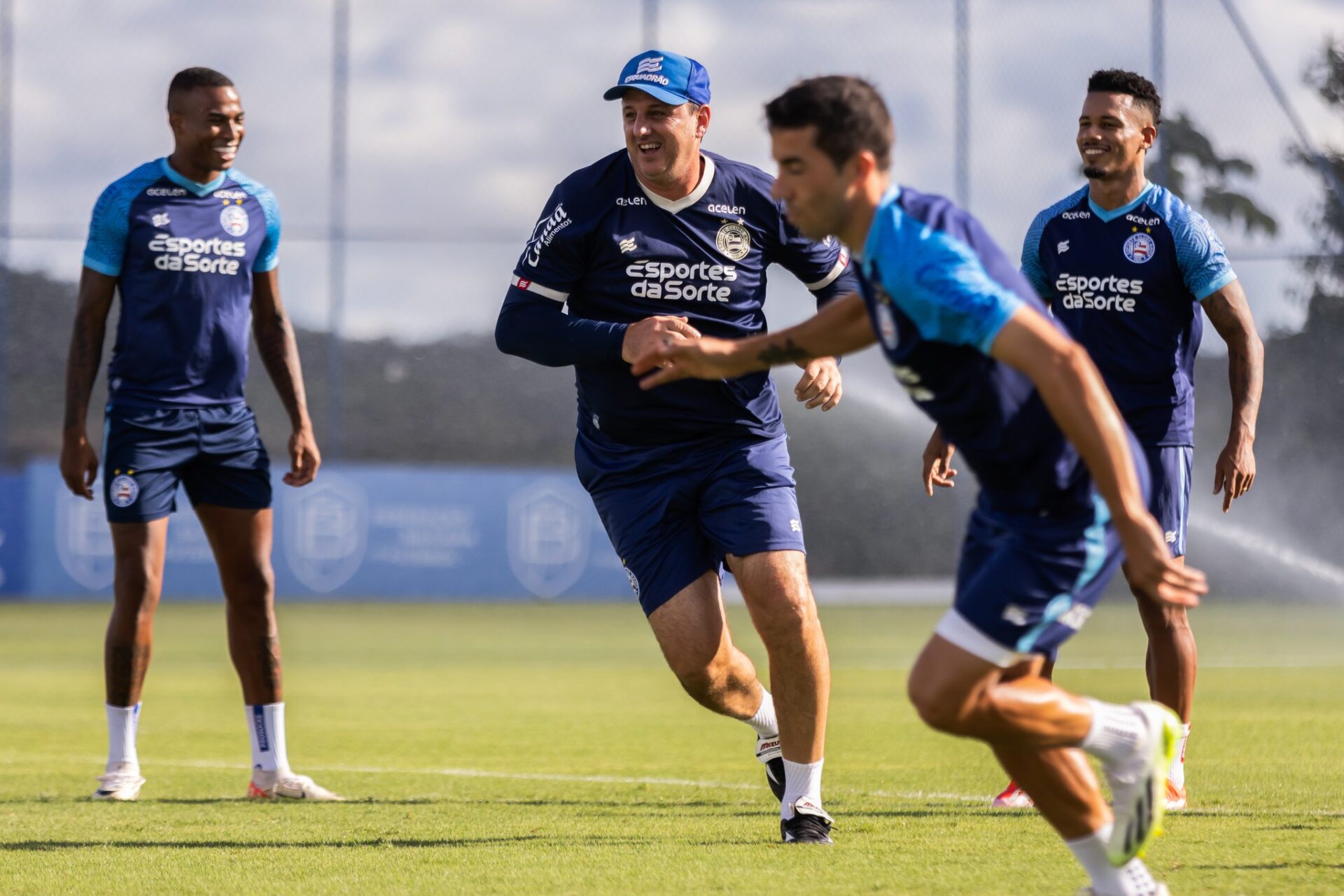 Carlos de Pena e Rogério Ceni em treino no Bahia (Divulgação/Bahia)