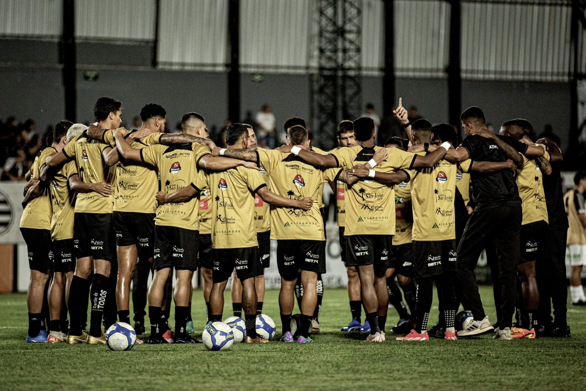 Time do Athletic-MG (Maurício Costa/BH Foto)