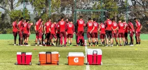 Grupo de atletas do Inter no interior de SP