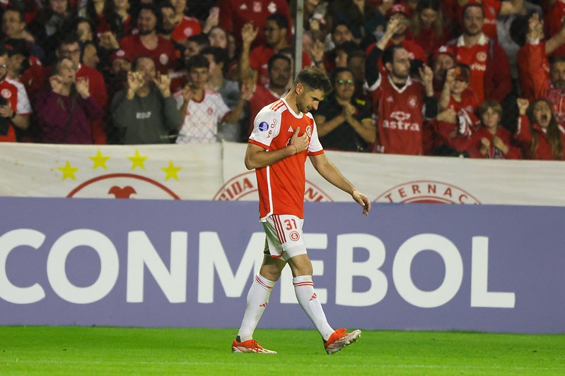 Lucas Alario comemora gol pelo Inter (Foto: Ricardo Duarte/SCI)