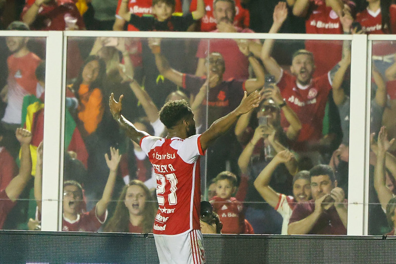 Wesley comemora gol pelo Inter (Foto: Ricardo Duarte/SCI)