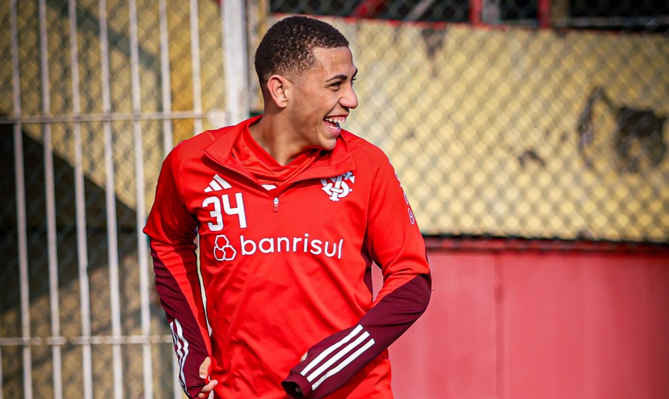 Gabriel Carvalho em treino no Inter (Foto: Rafaela Frison)
