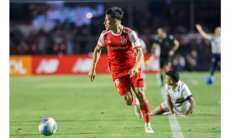 Bernabei no Inter contra o São Paulo (Foto: Ricardo Duarte/SCI)