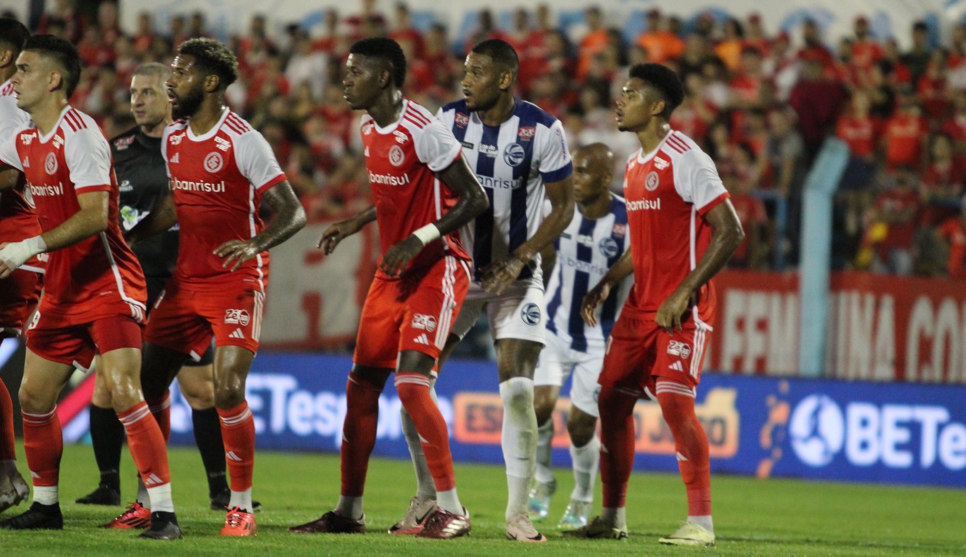 Jogadores do Inter contra o São José (Divulgação/São José)
