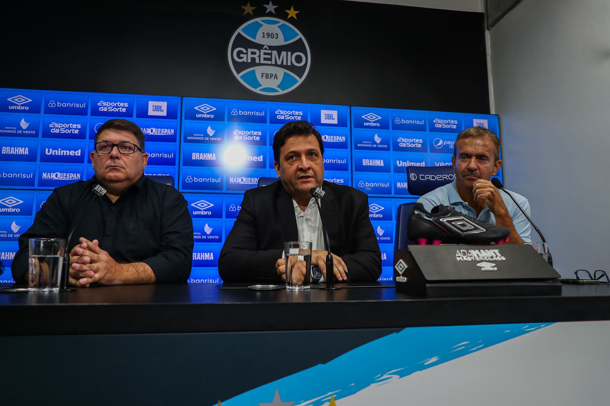 Dirigentes do Grêmio (Foto: Lucas Uebel/Grêmio)