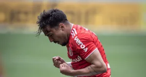 Heitor em ação pelo Inter (Foto: Ricardo Duarte/SCI)