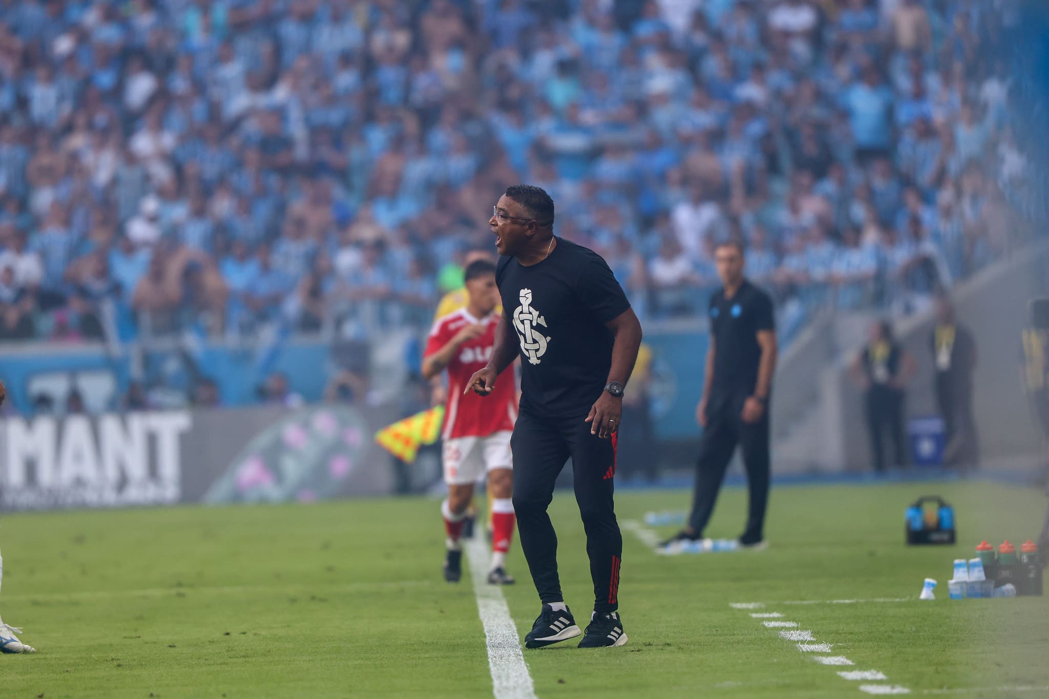 Roger Machado na Arena OAS no Gre-Nal (Foto: Ricardo Duarte/SCI)