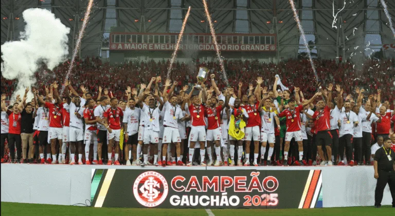 Inter comemora o título do Gauchão (Foto: Ricardo Duarte/SCI)