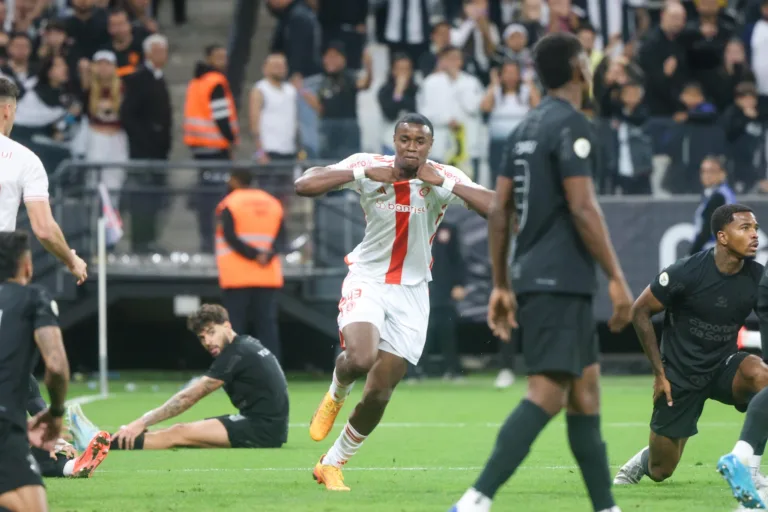 Ricardo Mathias comemora gol pelo Inter contra o Corinthians (Foto: Ricardo Duarte/SCI) Inter Corinthians