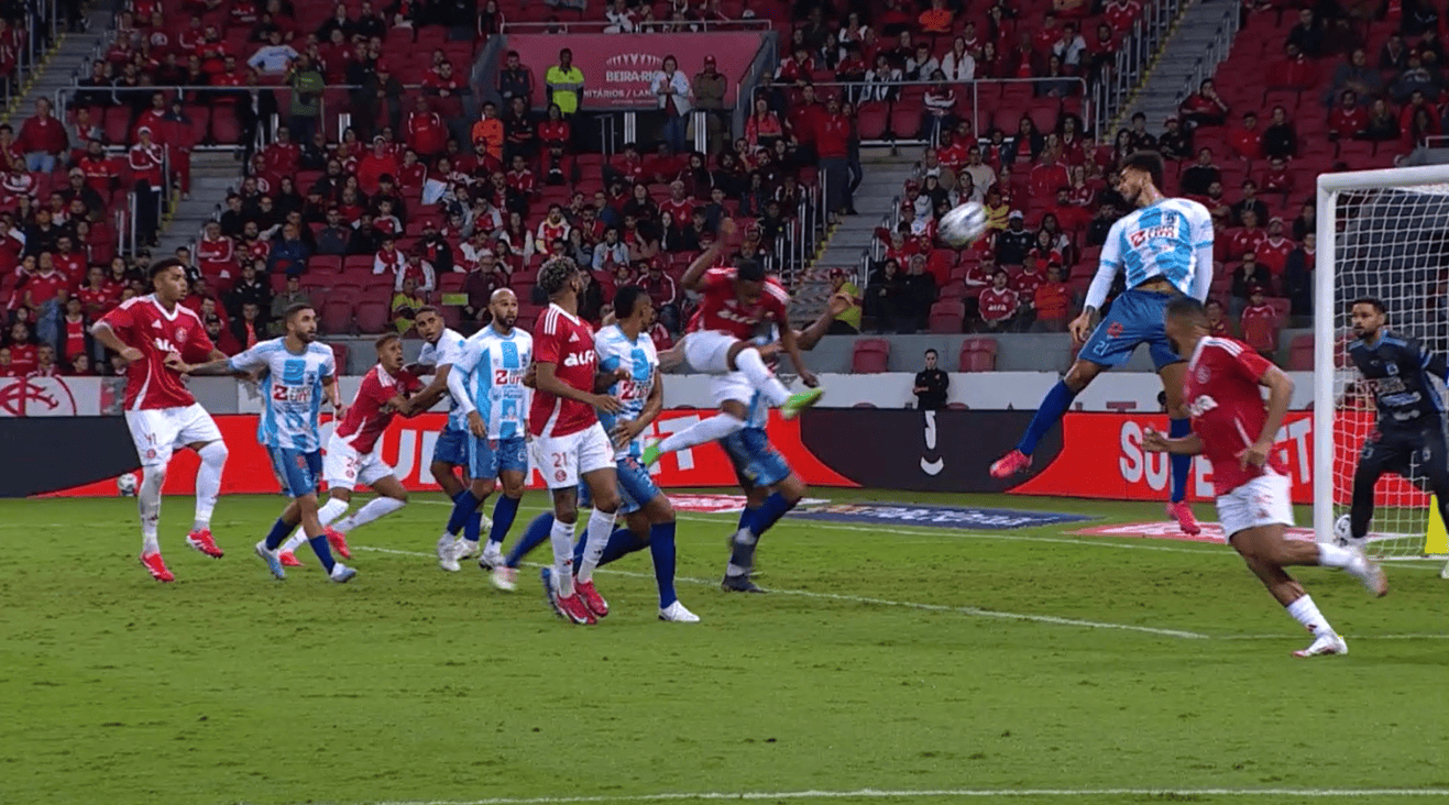 Áudio do VAR gol de Raykkonen anulado (Reprodução/CBF)