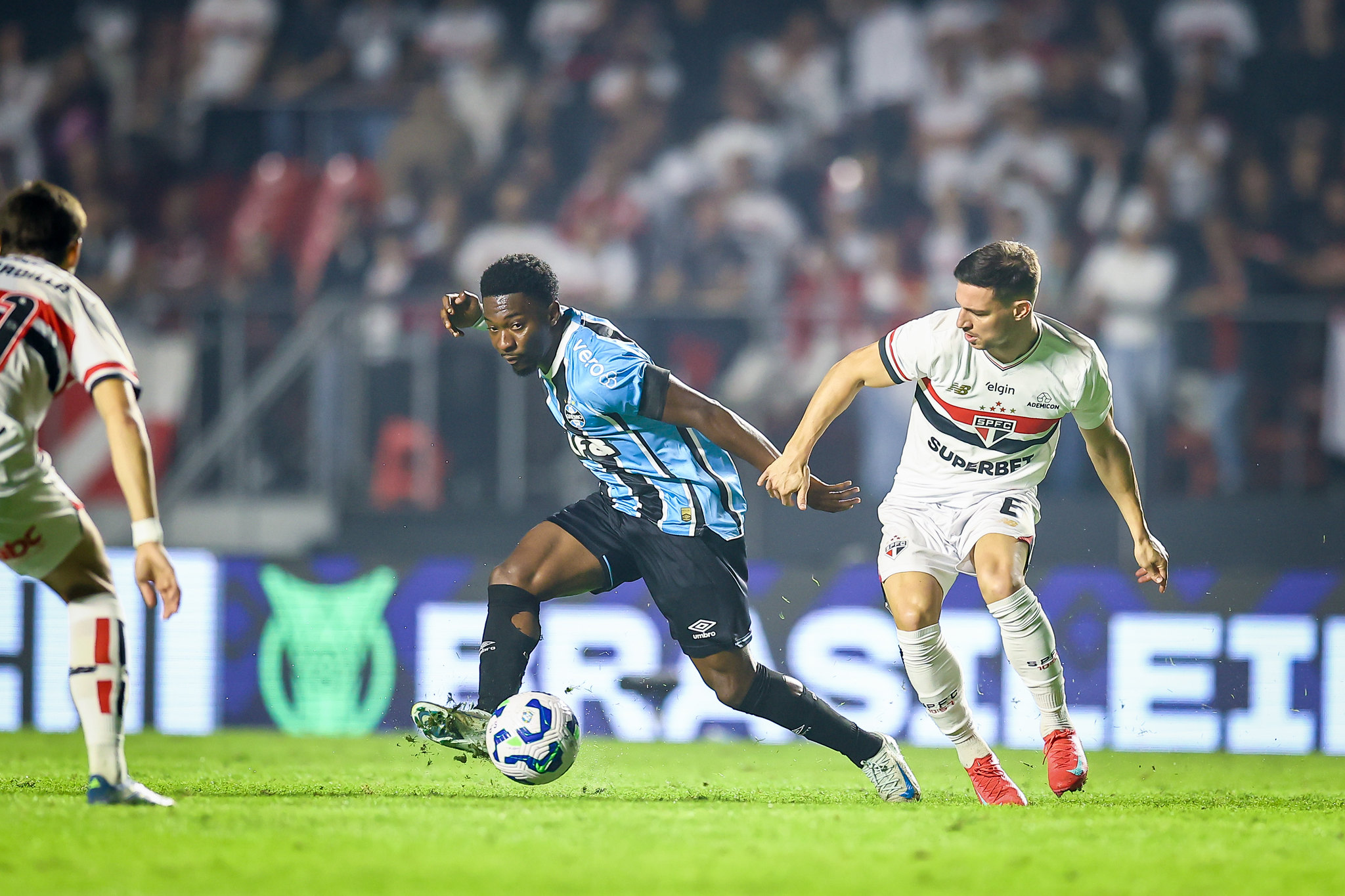 Jogo do Grêmio contra o São Paulo (Foto: Lucas Uebel/GFBPA)