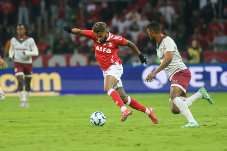 Wesley pelo Inter contra o Fluminense (Foto: Ricardo Duarte/SCI) Inter x Fluminense Números de todos os confrontos entre Inter e Fluminense Copa do Brasil
