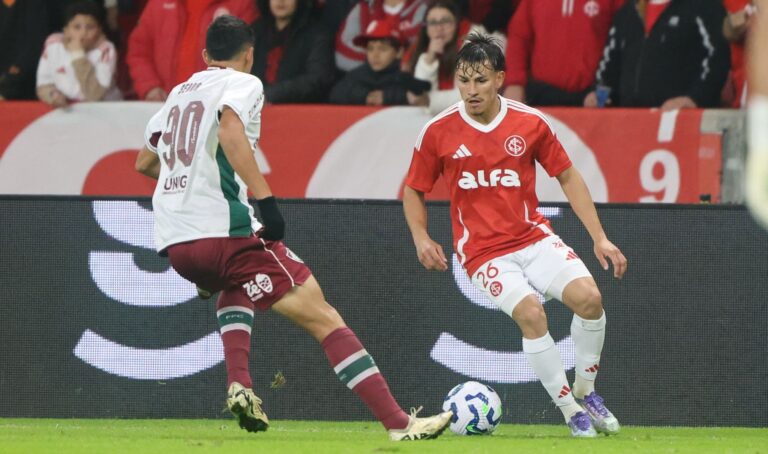 Bernabei contra o Fluminense (Foto: Ricardo Duarte/SCI) Inter Copa do Brasil