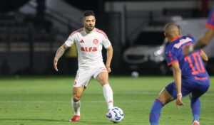 Bruno Tabata em ação pelo Inter