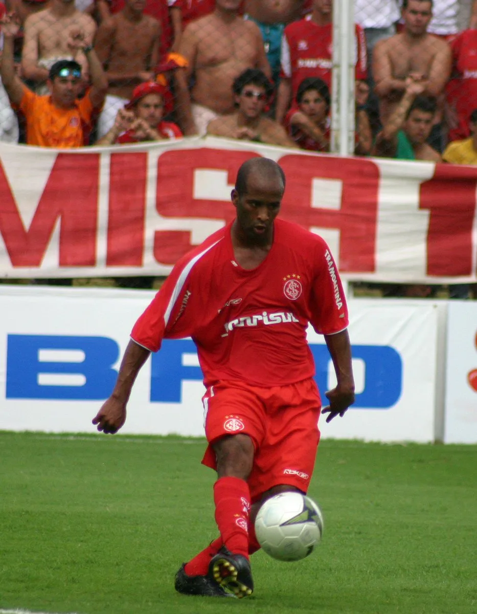 Fabinho em ação pelo Inter