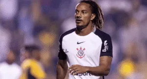 André Carillo em ação pelo Corinthians