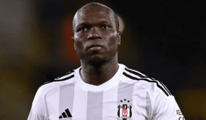 Centroavante camaronês Vincent Aboubakar com a camisa do Besiktas, da Turquia