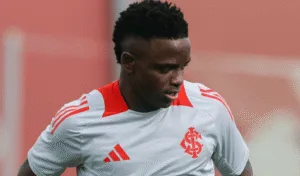 Carbonero em treino no Inter