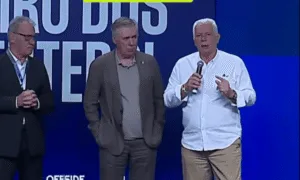 Emerson Leão ao lado de Carlo Ancelotti (Reprodução)