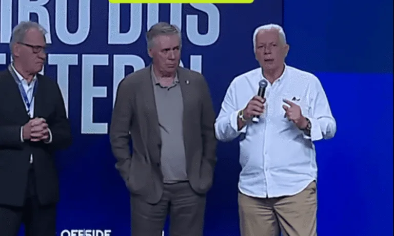 Emerson Leão ao lado de Carlo Ancelotti (Reprodução)