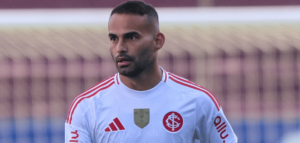 Thiago Maia em ação pelo Inter