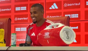 Alerrandro apresentado no Inter