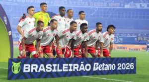 Jogadores do Inter posam para foto antes de partida do Brasileirão contra o Remo no Mangueirão