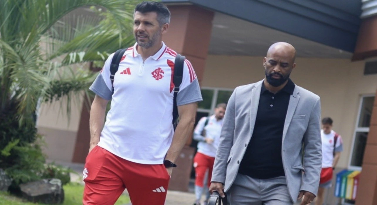 Paulo Pezzolano e Fabinho Soldado no Inter